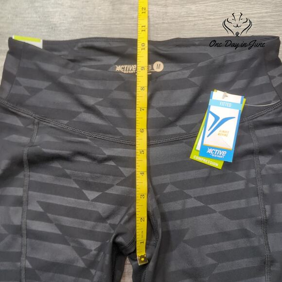 Old Navy Active Crop Yoga Pants Size M - Picture 4 of 6